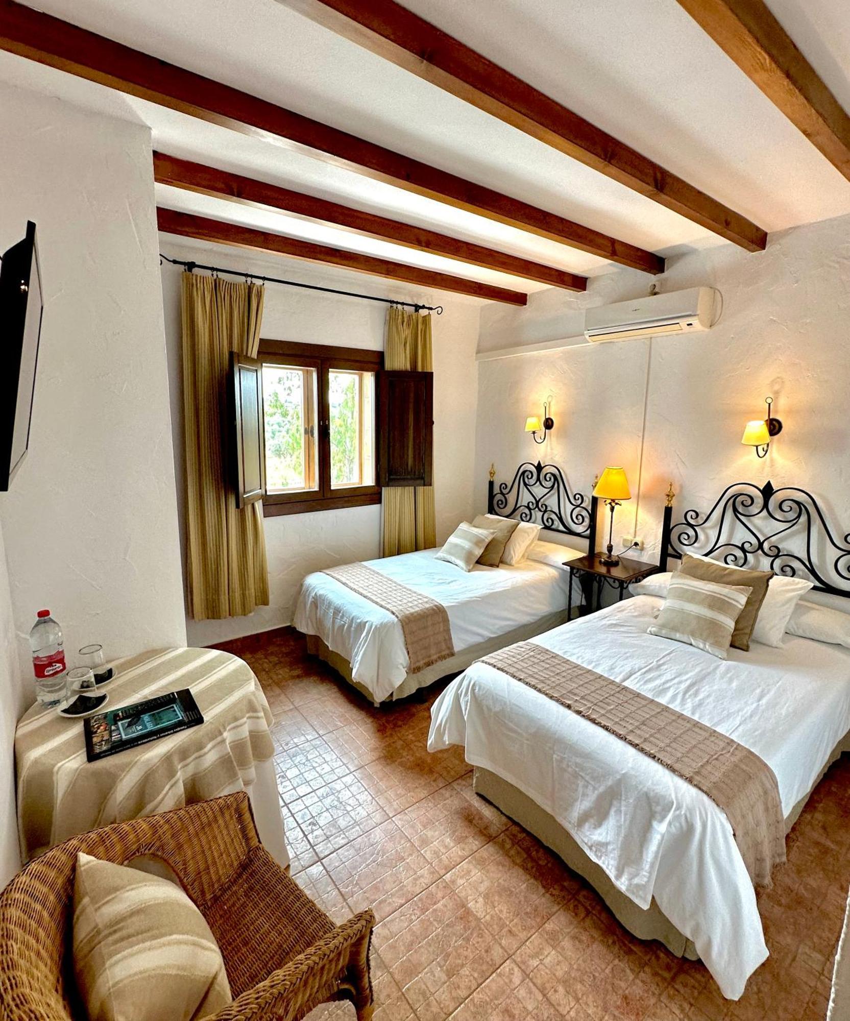 Hotel Rural La Paloma Villanueva de Tapia Ngoại thất bức ảnh