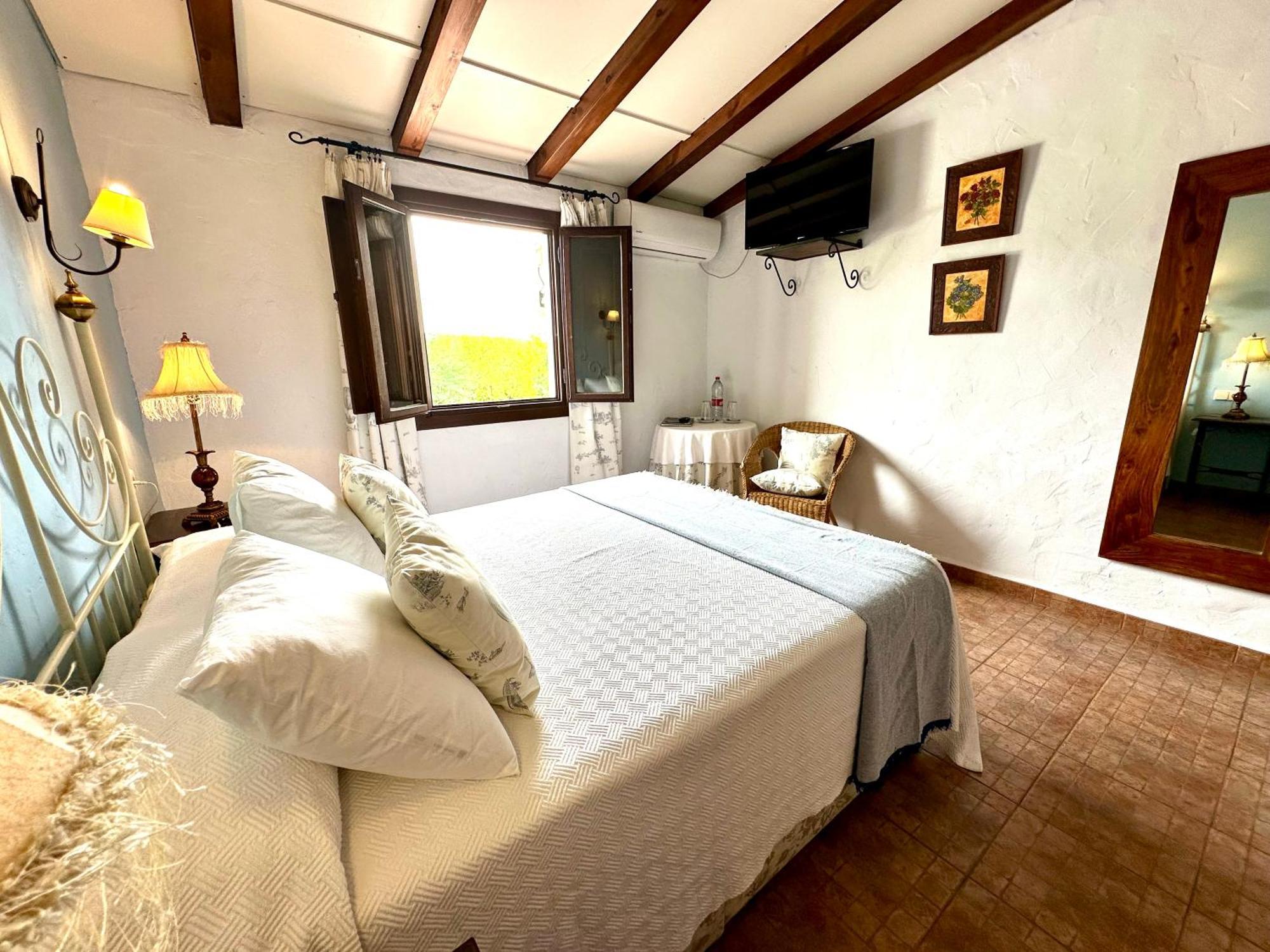 Hotel Rural La Paloma Villanueva de Tapia Ngoại thất bức ảnh