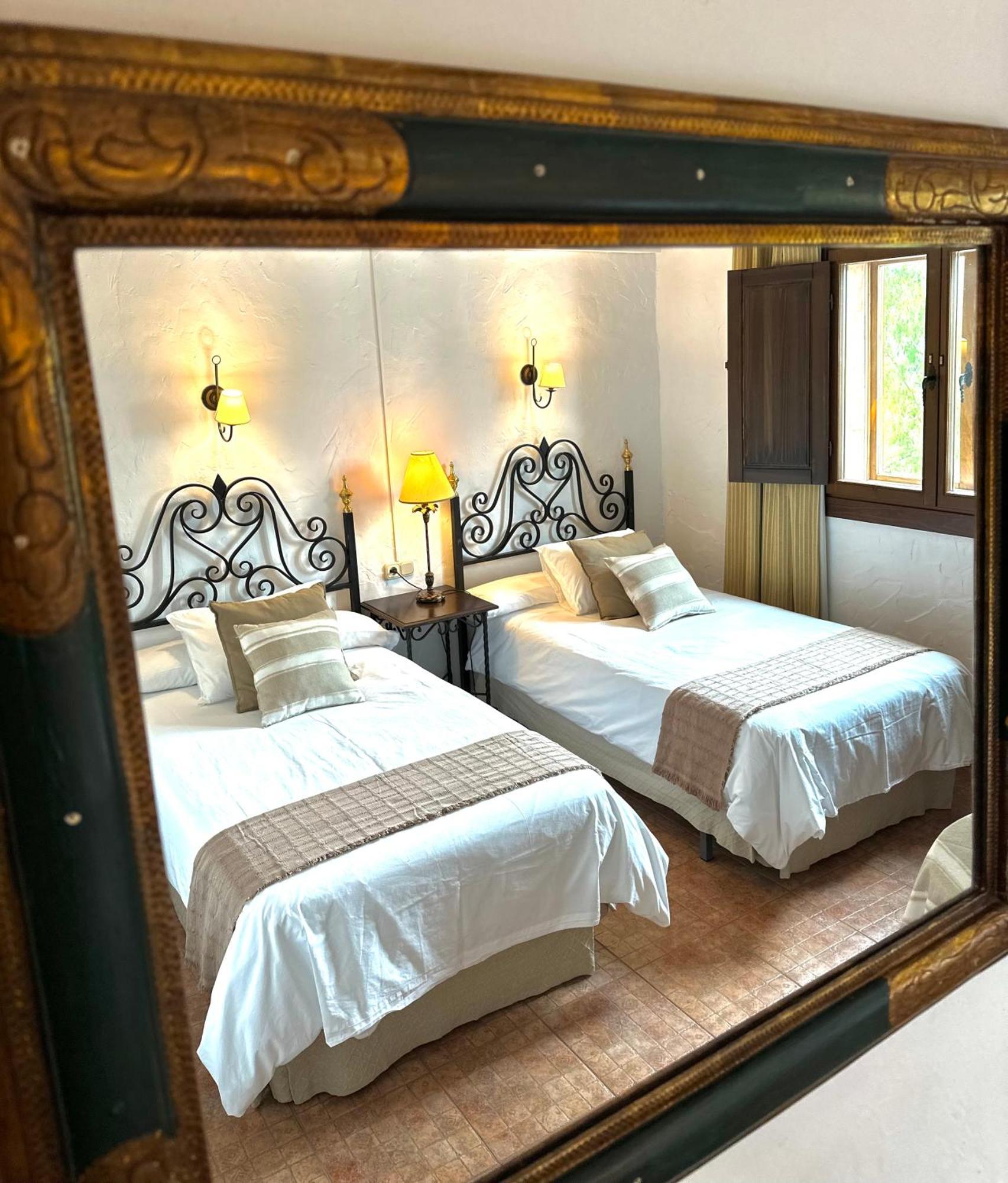 Hotel Rural La Paloma Villanueva de Tapia Ngoại thất bức ảnh